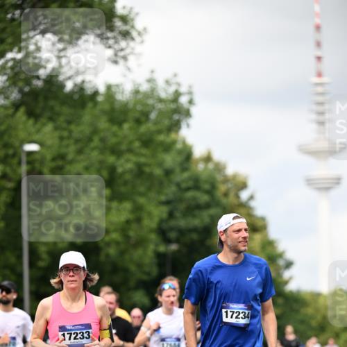 29.06.2025 - hella hamburg halbmarathon Dr. Thomas Lammeyer http://msf.ph/oto/8418369 29.06.2025 10:45:44 Kennedybrücke 1731, 2229, 2805, 3344, 4044, 4412, 4638, 4774, 5549, 5688, 5928, 6088, 7661, 7829, 8293, 8769, 9009, 9370, 10269, 10407, 10644, 11166, 11209, 11371 meine-sportfotos.de