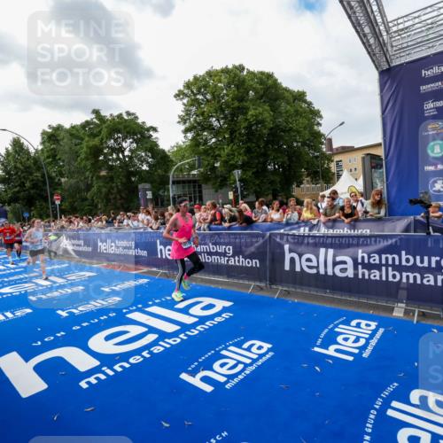 29.06.2025 - hella hamburg halbmarathon Zöllner http://msf.ph/oto/8418378 29.06.2025 10:29:34 Ziel 2021, 2180, 8784, 9137, 10156, 10790, 12234, 16118, 17197 meine-sportfotos.de