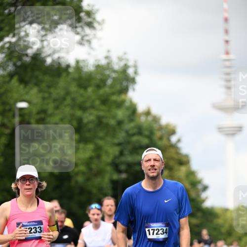 29.06.2025 - hella hamburg halbmarathon Dr. Thomas Lammeyer http://msf.ph/oto/8418383 29.06.2025 10:45:45 Kennedybrücke 1731, 2229, 2805, 3344, 3694, 4412, 4638, 4774, 5549, 5688, 5928, 6088, 7661, 7821, 8293, 8769, 9009, 9370, 10407, 10644, 11166, 11209, 11371 meine-sportfotos.de