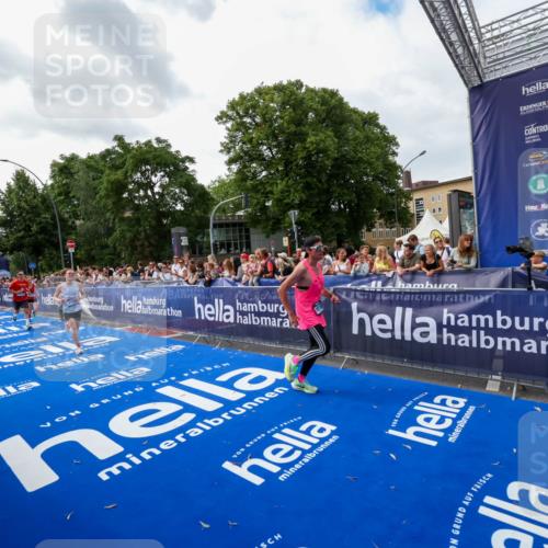 29.06.2025 - hella hamburg halbmarathon Zöllner http://msf.ph/oto/8418390 29.06.2025 10:29:34 Ziel 2021, 2180, 8784, 9137, 10156, 10790, 12234, 16118, 17197 meine-sportfotos.de