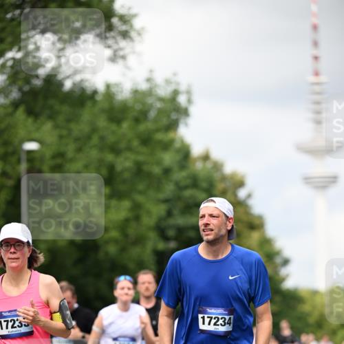 29.06.2025 - hella hamburg halbmarathon Dr. Thomas Lammeyer http://msf.ph/oto/8418400 29.06.2025 10:45:45 Kennedybrücke 1731, 2229, 2805, 3344, 3694, 4412, 4638, 4774, 5549, 5688, 5928, 6088, 7661, 7821, 8293, 8769, 9009, 9370, 10407, 10644, 11166, 11209, 11371 meine-sportfotos.de