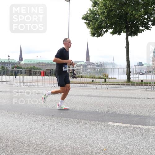 29.06.2025 - hella hamburg halbmarathon Lena Gebhardt http://msf.ph/oto/8418444 29.06.2025 10:27:09 Lombardsbrücke 8281, 1530, 1793, 1973, 2045, 2306, 2775, 4358, 4507, 4509, 5494, 5495, 5707, 5825, 6259, 6625, 6637, 7069, 7234, 7314, 7944, 8056, 8281, 9186, 9349, 10077, 10465, 11110, 11740, 11766, 12071, 13462, 14020, 14021, 15027, 15108, 15641, 15878, 16479, 16788, 17049, 17300, 17445, 18074, 18097, 18516, 18962, 18976, 18978 meine-sportfotos.de