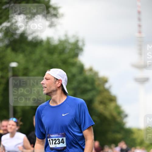 29.06.2025 - hella hamburg halbmarathon Dr. Thomas Lammeyer http://msf.ph/oto/8418448 29.06.2025 10:45:46 Kennedybrücke 1314, 1731, 2229, 2805, 3344, 3694, 4412, 4638, 4774, 5549, 5688, 5928, 6088, 7661, 7821, 8293, 8769, 9009, 9370, 10027, 10407, 10644, 11166, 11209, 11371 meine-sportfotos.de