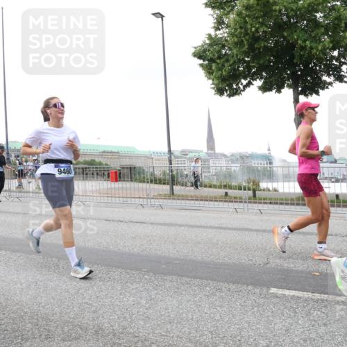 29.06.2025 - hella hamburg halbmarathon Lena Gebhardt http://msf.ph/oto/8418451 29.06.2025 10:52:08 Lombardsbrücke 9460, 1418, 1978, 3038, 3240, 3645, 3991, 4087, 4273, 4436, 4598, 4606, 4815, 5062, 5262, 5534, 6386, 6403, 6404, 6406, 6456, 6604, 6671, 6947, 6985, 7682, 7690, 7691, 7735, 7812, 8194, 8196, 8250, 8251, 8621, 9220, 9368, 9460, 9590, 9594, 9673, 9730, 9731, 10296, 10342, 10521, 10533, 10634, 10673, 10693, 10830, 10884, 11084, 11101, 11126, 11127, 11375, 11736, 11875, 11899, 11974, 12065, 12546, 12558 meine-sportfotos.de