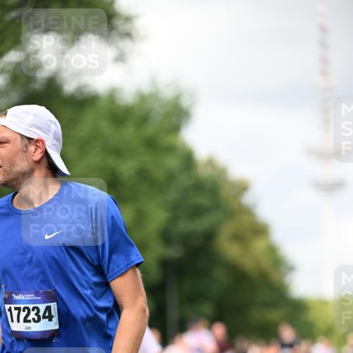 29.06.2025 - hella hamburg halbmarathon Dr. Thomas Lammeyer http://msf.ph/oto/8418476 29.06.2025 10:45:47 Kennedybrücke 1314, 1731, 2229, 2805, 3344, 3694, 4412, 4638, 4774, 5086, 5549, 5688, 5928, 6088, 7661, 7821, 8293, 8769, 9009, 9370, 10027, 10407, 11166, 11209, 11371 meine-sportfotos.de