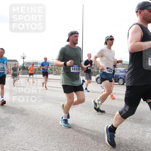 29.06.2025 - hella hamburg halbmarathon Lena Gebhardt http://msf.ph/oto/8418485 29.06.2025 10:18:06 Lombardsbrücke 8248, 717, 4496, 9531, 10332, 15614, 16644, 147, 1015, 1159, 1160, 1268, 1274, 1325, 1458, 1554, 1622, 1641, 1749, 1795, 1982, 2087, 2094, 2147, 2335, 2548, 2634, 2931, 3125, 3138, 3292, 3321, 3482, 3977, 4710, 4738, 4804, 5002, 5004, 5290, 5611, 5733, 5909, 6270, 7094, 7258, 7413, 7641, 7649, 7838, 7882, 7883, 8067, 8128, 8144, 8248, 8607, 8799, 9222, 9400, 9539, 9717, 9734, 9798, 9834, 9844, 9964, 10174, 10332, 10509, 10659, 10908, 12498, 13341 meine-sportfotos.de