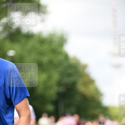 29.06.2025 - hella hamburg halbmarathon Dr. Thomas Lammeyer http://msf.ph/oto/8418495 29.06.2025 10:45:47 Kennedybrücke 1314, 1731, 2229, 2805, 3344, 3694, 4412, 4638, 4774, 5086, 5549, 5688, 5928, 6088, 7661, 7821, 8293, 8769, 9009, 9370, 10027, 10407, 11166, 11209, 11371 meine-sportfotos.de