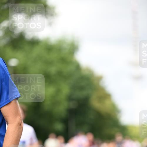 29.06.2025 - hella hamburg halbmarathon Dr. Thomas Lammeyer http://msf.ph/oto/8418499 29.06.2025 10:45:48 Kennedybrücke 1314, 1731, 2229, 2805, 3344, 3694, 4412, 4638, 4774, 5086, 5549, 5688, 5928, 7661, 7821, 8293, 8769, 9009, 9370, 10027, 10407, 11166, 11209, 11371 meine-sportfotos.de