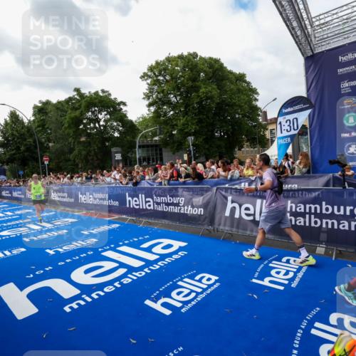 29.06.2025 - hella hamburg halbmarathon Zöllner http://msf.ph/oto/8418525 29.06.2025 10:29:38 Ziel 2021, 2180, 6781, 7186, 8784, 9137, 10790, 18422, 18699, 19204 meine-sportfotos.de
