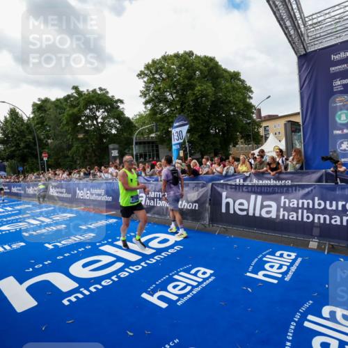 29.06.2025 - hella hamburg halbmarathon Zöllner http://msf.ph/oto/8418565 29.06.2025 10:29:39 Ziel 6781, 7186, 8784, 16818, 18422, 18699, 19204 meine-sportfotos.de