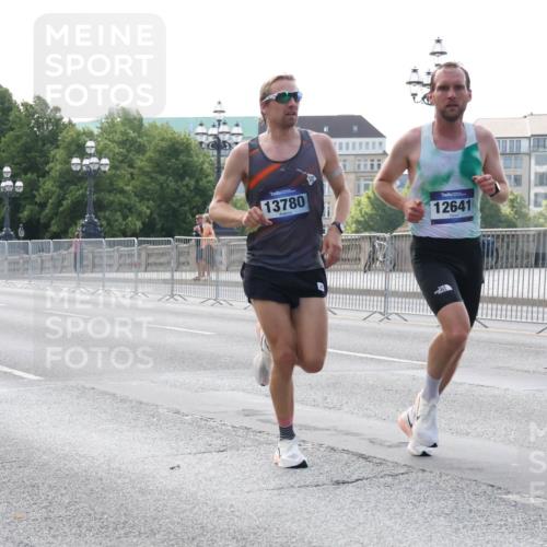 29.06.2025 - hella hamburg halbmarathon Lena Gebhardt http://msf.ph/oto/8418616 29.06.2025 09:41:40 Lombardsbrücke 13780, 12641, 1241, 2459, 2892, 4128, 4571, 7142, 7963, 9442, 10234, 10780, 11194, 11624, 12067, 12641, 13440, 13751, 13780, 14107, 16169, 16361, 16484, 17856, 17886, 18897 meine-sportfotos.de