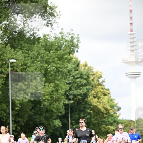 29.06.2025 - hella hamburg halbmarathon Dr. Thomas Lammeyer http://msf.ph/oto/8418650 29.06.2025 10:45:57 Kennedybrücke 1314, 1317, 1536, 2229, 2805, 3344, 3532, 3533, 3694, 4412, 4774, 5086, 5688, 5928, 6719, 6793, 6846, 6894, 7821, 8293, 8300, 8301, 8443, 8586, 8769, 9009, 9370, 10027, 10483, 11024, 11097, 11166, 11207, 11209, 11371, 11437, 11438 meine-sportfotos.de