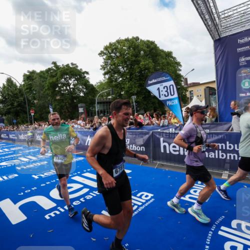 29.06.2025 - hella hamburg halbmarathon Zöllner http://msf.ph/oto/8418654 29.06.2025 10:29:43 Ziel 6781, 7186, 16818, 18422, 18699, 19204 meine-sportfotos.de