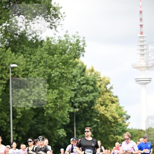 29.06.2025 - hella hamburg halbmarathon Dr. Thomas Lammeyer http://msf.ph/oto/8418660 29.06.2025 10:45:57 Kennedybrücke 1314, 1317, 1536, 2229, 2805, 3344, 3532, 3533, 3694, 4412, 4774, 5086, 5688, 5928, 6719, 6793, 6846, 6894, 7821, 8293, 8300, 8301, 8443, 8586, 8769, 9009, 9370, 10027, 10483, 11024, 11097, 11166, 11207, 11209, 11371, 11437, 11438 meine-sportfotos.de