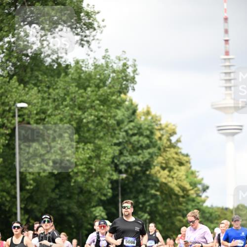 29.06.2025 - hella hamburg halbmarathon Dr. Thomas Lammeyer http://msf.ph/oto/8418675 29.06.2025 10:45:58 Kennedybrücke 1314, 1317, 1536, 2229, 2763, 2805, 3344, 3532, 3533, 3694, 4412, 4774, 5086, 5688, 5928, 6066, 6719, 6793, 6846, 6894, 7821, 8293, 8300, 8301, 8443, 8586, 8769, 9009, 9370, 10027, 10483, 11024, 11097, 11166, 11207, 11209, 11255, 11371, 11437, 11438 meine-sportfotos.de