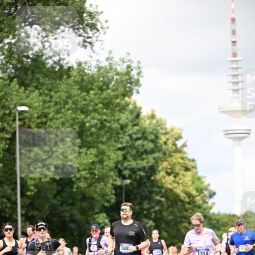 29.06.2025 - hella hamburg halbmarathon Dr. Thomas Lammeyer http://msf.ph/oto/8418683 29.06.2025 10:45:58 Kennedybrücke 1314, 1317, 1536, 2229, 2763, 2805, 3344, 3532, 3533, 3694, 4412, 4774, 5086, 5688, 5928, 6066, 6719, 6793, 6846, 6894, 7821, 8293, 8300, 8301, 8443, 8586, 8769, 9009, 9370, 10027, 10483, 11024, 11097, 11166, 11207, 11209, 11255, 11371, 11437, 11438 meine-sportfotos.de