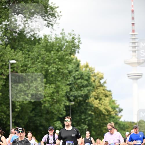 29.06.2025 - hella hamburg halbmarathon Dr. Thomas Lammeyer http://msf.ph/oto/8418690 29.06.2025 10:45:58 Kennedybrücke 1314, 1317, 1536, 2229, 2763, 2805, 3344, 3532, 3533, 3694, 4412, 4774, 5086, 5688, 5928, 6066, 6719, 6793, 6846, 6894, 7821, 8293, 8300, 8301, 8443, 8586, 8769, 9009, 9370, 10027, 10483, 11024, 11097, 11166, 11207, 11209, 11255, 11371, 11437, 11438 meine-sportfotos.de