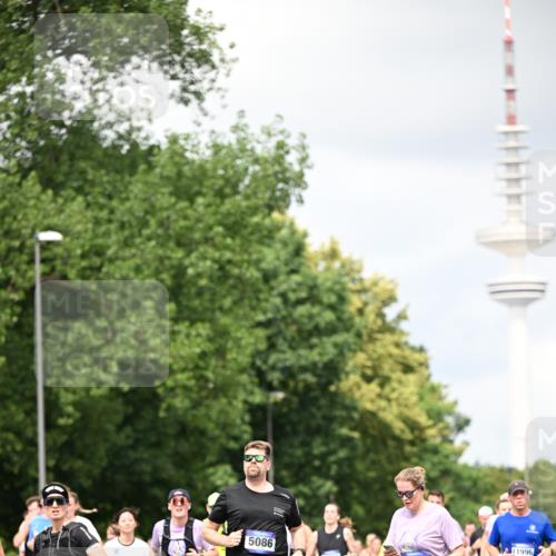 29.06.2025 - hella hamburg halbmarathon Dr. Thomas Lammeyer http://msf.ph/oto/8418702 29.06.2025 10:45:59 Kennedybrücke 1314, 1317, 1536, 2229, 2762, 2763, 2805, 3344, 3532, 3533, 3694, 4774, 5086, 5688, 5928, 6066, 6719, 6793, 6846, 6894, 7821, 8293, 8300, 8301, 8443, 8586, 9009, 9370, 10027, 10483, 11024, 11097, 11166, 11207, 11209, 11255, 11371, 11437, 11438 meine-sportfotos.de