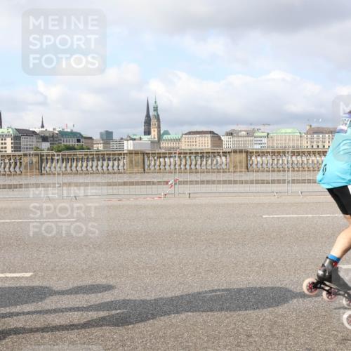 29.06.2025 - hella hamburg halbmarathon Lena Gebhardt http://msf.ph/oto/8418710 29.06.2025 08:57:28 Lombardsbrücke 164, 084, 84 meine-sportfotos.de