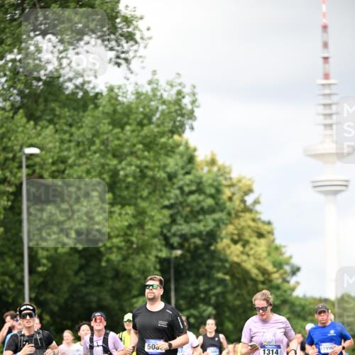 29.06.2025 - hella hamburg halbmarathon Dr. Thomas Lammeyer http://msf.ph/oto/8418715 29.06.2025 10:45:59 Kennedybrücke 1314, 1317, 1536, 2229, 2762, 2763, 2805, 3344, 3532, 3533, 3694, 4774, 5086, 5688, 5928, 6066, 6719, 6793, 6846, 6894, 7821, 8293, 8300, 8301, 8443, 8586, 9009, 9370, 10027, 10483, 11024, 11097, 11166, 11207, 11209, 11255, 11371, 11437, 11438 meine-sportfotos.de