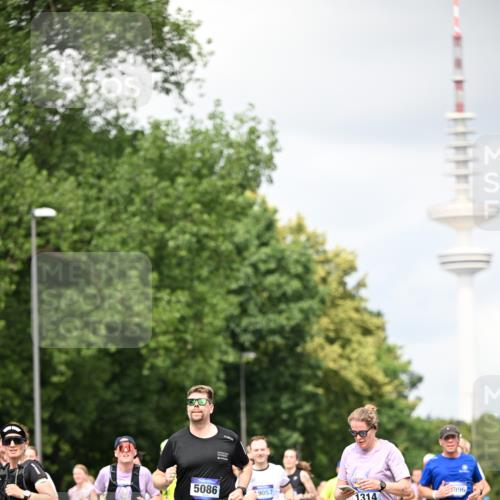 29.06.2025 - hella hamburg halbmarathon Dr. Thomas Lammeyer http://msf.ph/oto/8418718 29.06.2025 10:45:59 Kennedybrücke 1314, 1317, 1536, 2229, 2762, 2763, 2805, 3344, 3532, 3533, 3694, 4774, 5086, 5688, 5928, 6066, 6719, 6793, 6846, 6894, 7821, 8293, 8300, 8301, 8443, 8586, 9009, 9370, 10027, 10483, 11024, 11097, 11166, 11207, 11209, 11255, 11371, 11437, 11438 meine-sportfotos.de