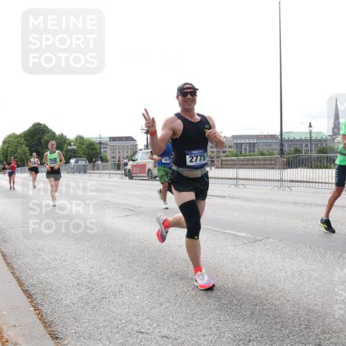 29.06.2025 - hella hamburg halbmarathon Lena Gebhardt http://msf.ph/oto/8418720 29.06.2025 10:27:16 Lombardsbrücke 10077, 2775, 5495, 1530, 1793, 1973, 2045, 2306, 2775, 4358, 4372, 5285, 5494, 5495, 5707, 5825, 6259, 6637, 7069, 7234, 7314, 7944, 8056, 8281, 9349, 10077, 10158, 10465, 11110, 11256, 11766, 12071, 12500, 13462, 14020, 14021, 15108, 15641, 16479, 17049, 17445, 17791, 18097, 18766, 18962, 18976, 18978 meine-sportfotos.de