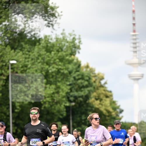 29.06.2025 - hella hamburg halbmarathon Dr. Thomas Lammeyer http://msf.ph/oto/8418752 29.06.2025 10:46:01 Kennedybrücke 1314, 1317, 1536, 2229, 2762, 2763, 2805, 3532, 3533, 3694, 4774, 5086, 5688, 5928, 6066, 6719, 6793, 6846, 6894, 7821, 8293, 8300, 8301, 8443, 8586, 9009, 9370, 10027, 10483, 11024, 11097, 11166, 11207, 11209, 11255, 11371, 11437, 11438 meine-sportfotos.de