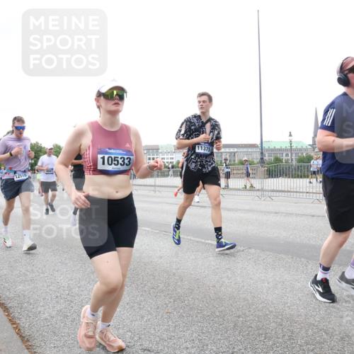 29.06.2025 - hella hamburg halbmarathon Lena Gebhardt http://msf.ph/oto/8418753 29.06.2025 10:52:10 Lombardsbrücke 12510, 10533, 11375, 1727, 1418, 1978, 3038, 3645, 3991, 4087, 4273, 4436, 4598, 4606, 4815, 5062, 5262, 5534, 6386, 6403, 6404, 6406, 6456, 6604, 6671, 6947, 6985, 7682, 7690, 7691, 7735, 7812, 8194, 8196, 8250, 8251, 8621, 9220, 9368, 9460, 9590, 9594, 9673, 9730, 9731, 10296, 10342, 10521, 10533, 10634, 10673, 10693, 10830, 10884, 11084, 11101, 11126, 11127, 11297, 11375, 11736, 11899, 11974, 12065, 12546, 12558 meine-sportfotos.de