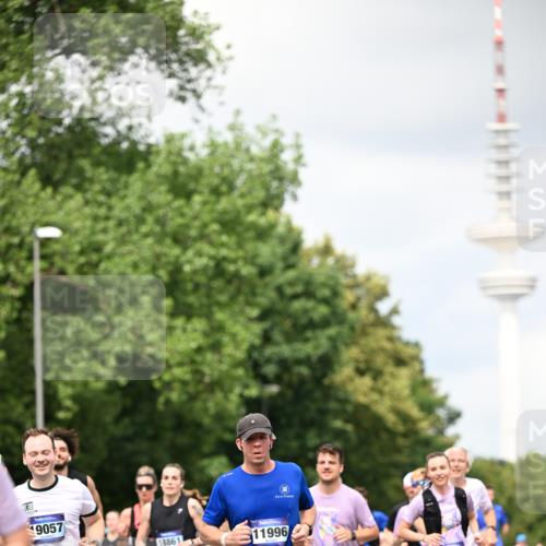 29.06.2025 - hella hamburg halbmarathon Dr. Thomas Lammeyer http://msf.ph/oto/8418811 29.06.2025 10:46:03 Kennedybrücke 1314, 1317, 1536, 2229, 2762, 2763, 3532, 3533, 3694, 4774, 5086, 5688, 5928, 5942, 6066, 6719, 6726, 6793, 6846, 6894, 7821, 8293, 8300, 8301, 8443, 8586, 9009, 9370, 10027, 10483, 11024, 11097, 11207, 11255, 11371, 11437, 11438 meine-sportfotos.de