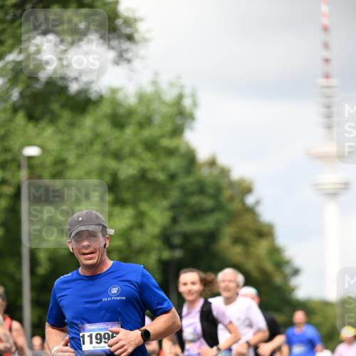 29.06.2025 - hella hamburg halbmarathon Dr. Thomas Lammeyer http://msf.ph/oto/8418869 29.06.2025 10:46:06 Kennedybrücke 1314, 1317, 1536, 2229, 2762, 2763, 3532, 3533, 3694, 4774, 5086, 5688, 5942, 6066, 6719, 6726, 6793, 6846, 6894, 7821, 8293, 8300, 8301, 8443, 8586, 9009, 9370, 9588, 10027, 10181, 10483, 11011, 11017, 11024, 11097, 11207, 11255, 11371, 11437, 11438 meine-sportfotos.de