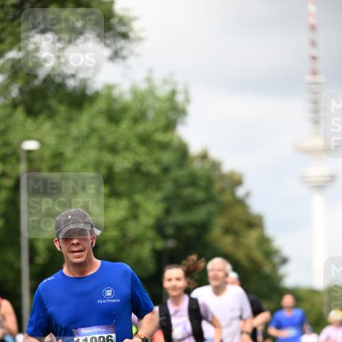 29.06.2025 - hella hamburg halbmarathon Dr. Thomas Lammeyer http://msf.ph/oto/8418874 29.06.2025 10:46:06 Kennedybrücke 1314, 1317, 1536, 2229, 2762, 2763, 3532, 3533, 3694, 4774, 5086, 5688, 5942, 6066, 6719, 6726, 6793, 6846, 6894, 7821, 8293, 8300, 8301, 8443, 8586, 9009, 9370, 9588, 10027, 10181, 10483, 11011, 11017, 11024, 11097, 11207, 11255, 11371, 11437, 11438 meine-sportfotos.de