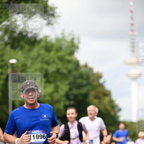29.06.2025 - hella hamburg halbmarathon Dr. Thomas Lammeyer http://msf.ph/oto/8418877 29.06.2025 10:46:06 Kennedybrücke 1314, 1317, 1536, 2229, 2762, 2763, 3532, 3533, 3694, 4774, 5086, 5688, 5942, 6066, 6719, 6726, 6793, 6846, 6894, 7821, 8293, 8300, 8301, 8443, 8586, 9009, 9370, 9588, 10027, 10181, 10483, 11011, 11017, 11024, 11097, 11207, 11255, 11371, 11437, 11438 meine-sportfotos.de