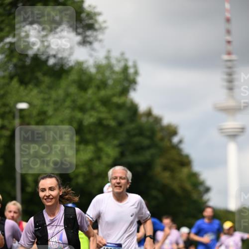 29.06.2025 - hella hamburg halbmarathon Dr. Thomas Lammeyer http://msf.ph/oto/8418911 29.06.2025 10:46:08 Kennedybrücke 1314, 1317, 1536, 2229, 2762, 2763, 3532, 3533, 3694, 4774, 5086, 5942, 6066, 6137, 6719, 6726, 6793, 6846, 6894, 7821, 8293, 8300, 8301, 8443, 8586, 9009, 9370, 9588, 10027, 10181, 10483, 11011, 11017, 11024, 11097, 11207, 11255, 11371, 11437, 11438 meine-sportfotos.de