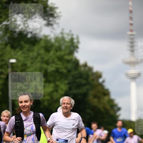 29.06.2025 - hella hamburg halbmarathon Dr. Thomas Lammeyer http://msf.ph/oto/8418914 29.06.2025 10:46:08 Kennedybrücke 1314, 1317, 1536, 2229, 2762, 2763, 3532, 3533, 3694, 4774, 5086, 5942, 6066, 6137, 6719, 6726, 6793, 6846, 6894, 7821, 8293, 8300, 8301, 8443, 8586, 9009, 9370, 9588, 10027, 10181, 10483, 11011, 11017, 11024, 11097, 11207, 11255, 11371, 11437, 11438 meine-sportfotos.de