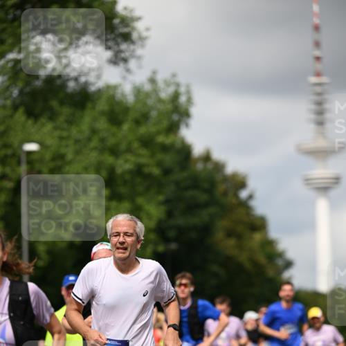 29.06.2025 - hella hamburg halbmarathon Dr. Thomas Lammeyer http://msf.ph/oto/8418928 29.06.2025 10:46:08 Kennedybrücke 1314, 1317, 1536, 2229, 2762, 2763, 3532, 3533, 3694, 4774, 5086, 5942, 6066, 6137, 6719, 6726, 6793, 6846, 6894, 7821, 8293, 8300, 8301, 8443, 8586, 9009, 9370, 9588, 10027, 10181, 10483, 11011, 11017, 11024, 11097, 11207, 11255, 11371, 11437, 11438 meine-sportfotos.de