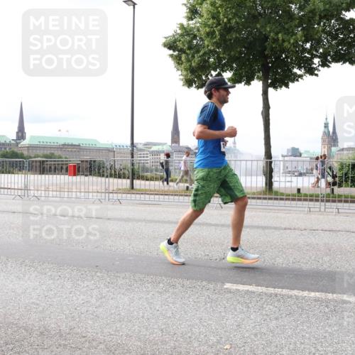 29.06.2025 - hella hamburg halbmarathon Lena Gebhardt http://msf.ph/oto/8418931 29.06.2025 10:27:18 Lombardsbrücke 1530, 1793, 1973, 2045, 2306, 2775, 4358, 4372, 5285, 5494, 5495, 5707, 5825, 6259, 6637, 7234, 7314, 7944, 8056, 8281, 9349, 10077, 10158, 10465, 11110, 11256, 11766, 12500, 13462, 14020, 14021, 15108, 15641, 16479, 17049, 17445, 17791, 18012, 18097, 18766, 18962, 18976, 18978 meine-sportfotos.de