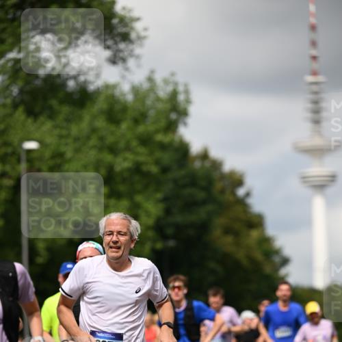 29.06.2025 - hella hamburg halbmarathon Dr. Thomas Lammeyer http://msf.ph/oto/8418934 29.06.2025 10:46:09 Kennedybrücke 1314, 1317, 1536, 2229, 2762, 2763, 3532, 3533, 3694, 4774, 5086, 5942, 6066, 6137, 6719, 6726, 6793, 6846, 6894, 7821, 7968, 8162, 8293, 8300, 8301, 8443, 8586, 9009, 9370, 9588, 10027, 10181, 10483, 11011, 11017, 11024, 11097, 11098, 11207, 11255, 11371, 11437, 11438 meine-sportfotos.de
