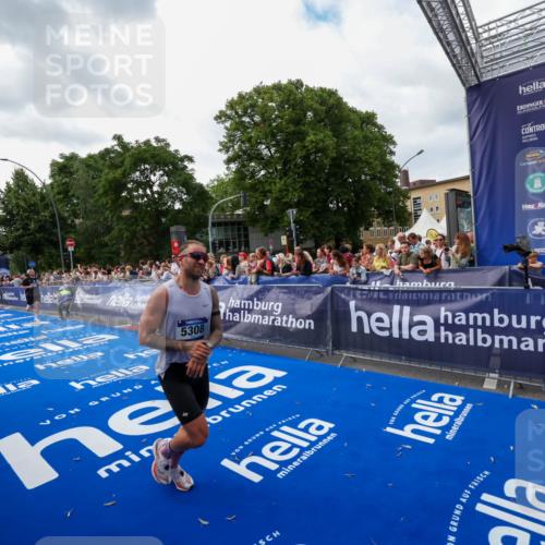 29.06.2025 - hella hamburg halbmarathon Zöllner http://msf.ph/oto/8418955 29.06.2025 10:30:04 Ziel 2689, 3189, 5308, 8190, 9634, 10270, 15672, 17768 meine-sportfotos.de
