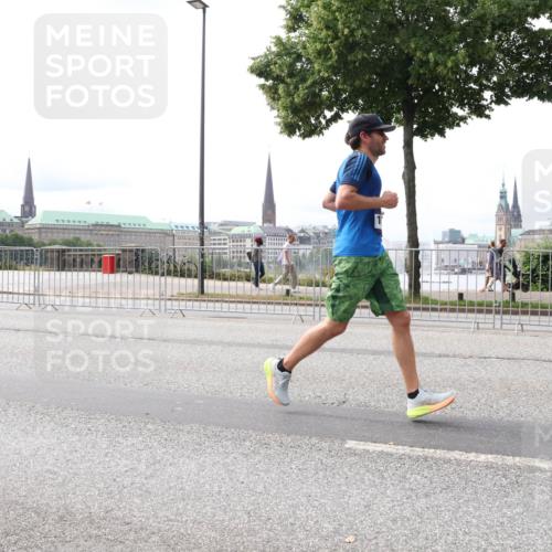 29.06.2025 - hella hamburg halbmarathon Lena Gebhardt http://msf.ph/oto/8418957 29.06.2025 10:27:18 Lombardsbrücke 1530, 1793, 1973, 2045, 2306, 2775, 4358, 4372, 5285, 5494, 5495, 5707, 5825, 6259, 6637, 7234, 7314, 7944, 8056, 8281, 9349, 10077, 10158, 10465, 11110, 11256, 11766, 12500, 13462, 14020, 14021, 15108, 15641, 16479, 17049, 17445, 17791, 18012, 18097, 18766, 18962, 18976, 18978 meine-sportfotos.de