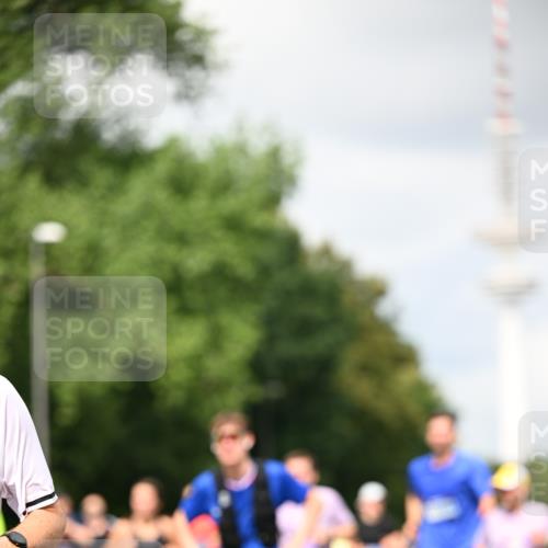 29.06.2025 - hella hamburg halbmarathon Dr. Thomas Lammeyer http://msf.ph/oto/8418995 29.06.2025 10:46:10 Kennedybrücke 1314, 1317, 1536, 1648, 2229, 2762, 2763, 3459, 3532, 3533, 3694, 4774, 5086, 5942, 6066, 6137, 6450, 6719, 6726, 6793, 6846, 6894, 7821, 7968, 8162, 8293, 8300, 8301, 8443, 8586, 9370, 9588, 10027, 10181, 10483, 11011, 11017, 11024, 11097, 11098, 11207, 11255, 11437, 11438 meine-sportfotos.de