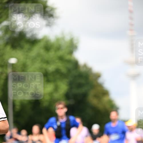 29.06.2025 - hella hamburg halbmarathon Dr. Thomas Lammeyer http://msf.ph/oto/8418999 29.06.2025 10:46:10 Kennedybrücke 1314, 1317, 1536, 1648, 2229, 2762, 2763, 3459, 3532, 3533, 3694, 4774, 5086, 5942, 6066, 6137, 6450, 6719, 6726, 6793, 6846, 6894, 7821, 7968, 8162, 8293, 8300, 8301, 8443, 8586, 9370, 9588, 10027, 10181, 10483, 11011, 11017, 11024, 11097, 11098, 11207, 11255, 11437, 11438 meine-sportfotos.de