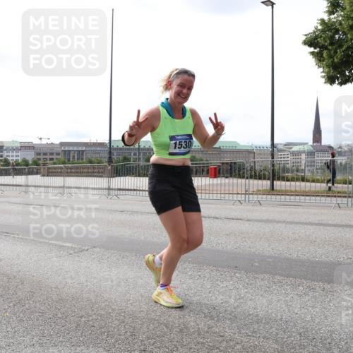 29.06.2025 - hella hamburg halbmarathon Lena Gebhardt http://msf.ph/oto/8419000 29.06.2025 10:27:20 Lombardsbrücke 1530, 1530, 1793, 1973, 2045, 2306, 2775, 4358, 4372, 5285, 5494, 5495, 5707, 5825, 6259, 6637, 7234, 7314, 7944, 8056, 8281, 9349, 10077, 10158, 10465, 11110, 11256, 11766, 12500, 13462, 14020, 14021, 15108, 15641, 16479, 17049, 17427, 17445, 17791, 18012, 18097, 18766, 18962, 18976, 18978 meine-sportfotos.de