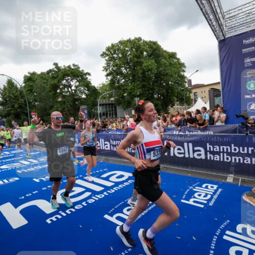 29.06.2025 - hella hamburg halbmarathon Zöllner http://msf.ph/oto/8419020 29.06.2025 10:52:15 Ziel 1482, 2397, 2595, 4837, 5032, 5087, 5093, 5378, 5482, 6897, 9074, 9082, 12135, 12580, 13726, 14248, 14300, 15275, 16003, 16320, 16591, 17033, 17130, 18475, 18801 meine-sportfotos.de