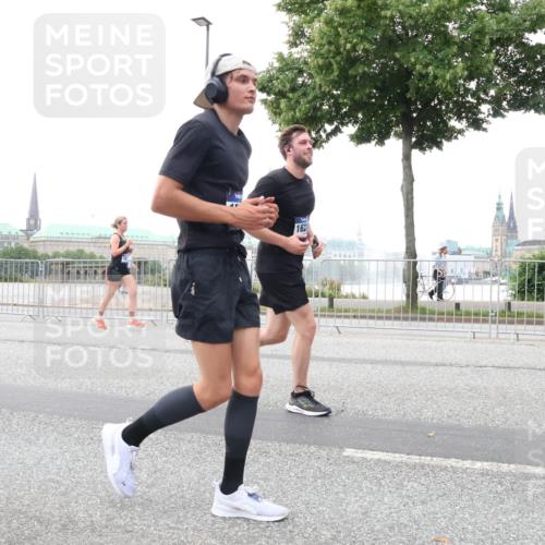 29.06.2025 - hella hamburg halbmarathon Lena Gebhardt http://msf.ph/oto/8419044 29.06.2025 10:52:13 Lombardsbrücke 4087, 162, 1418, 1978, 2528, 3038, 3645, 4087, 4273, 4436, 4598, 4606, 4815, 5062, 5262, 5534, 6386, 6403, 6404, 6406, 6456, 6604, 6671, 6985, 7682, 7690, 7691, 7735, 7812, 8194, 8196, 8250, 8251, 8621, 9103, 9220, 9368, 9460, 9590, 9594, 9673, 9730, 9731, 10080, 10296, 10342, 10533, 10634, 10673, 10693, 10830, 10884, 11084, 11101, 11126, 11127, 11297, 11375, 11736, 11899, 11974, 12065, 12546, 12558 meine-sportfotos.de