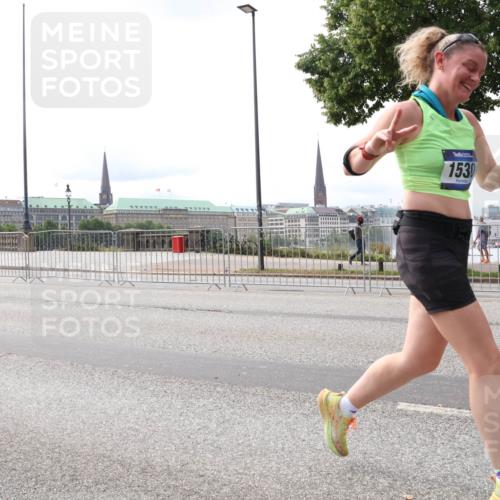 29.06.2025 - hella hamburg halbmarathon Lena Gebhardt http://msf.ph/oto/8419067 29.06.2025 10:27:20 Lombardsbrücke 1530, 1530, 1793, 1973, 2045, 2306, 2775, 4358, 4372, 5285, 5494, 5495, 5707, 5825, 6259, 6637, 7234, 7314, 7944, 8056, 8281, 9349, 10077, 10158, 10465, 11110, 11256, 11766, 12500, 13462, 14020, 14021, 15108, 15641, 16479, 17049, 17427, 17445, 17791, 18012, 18097, 18766, 18962, 18976, 18978 meine-sportfotos.de