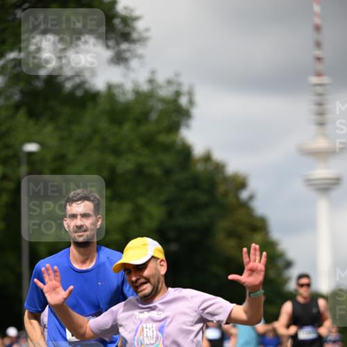 29.06.2025 - hella hamburg halbmarathon Dr. Thomas Lammeyer http://msf.ph/oto/8419087 29.06.2025 10:46:14 Kennedybrücke 1314, 1317, 1536, 1648, 2229, 2762, 2763, 3459, 3532, 3533, 3694, 4329, 4885, 5086, 5942, 6066, 6137, 6450, 6719, 6726, 6793, 6846, 6894, 7821, 7968, 8004, 8162, 8163, 8293, 8300, 8301, 8443, 8586, 9370, 9588, 10027, 10181, 10483, 10872, 11011, 11017, 11024, 11097, 11098, 11207, 11255, 11437, 11438 meine-sportfotos.de