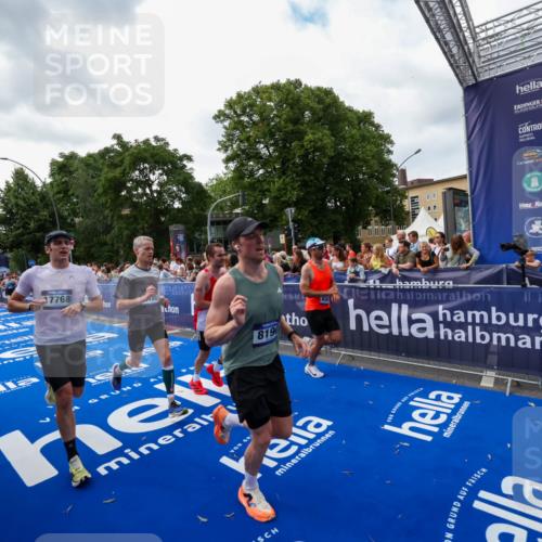 29.06.2025 - hella hamburg halbmarathon Zöllner http://msf.ph/oto/8419096 29.06.2025 10:30:10 Ziel 1758, 2689, 3189, 8190, 8323, 9634, 10270, 12308, 15507, 17768 meine-sportfotos.de