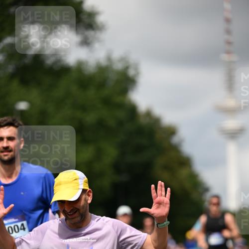 29.06.2025 - hella hamburg halbmarathon Dr. Thomas Lammeyer http://msf.ph/oto/8419106 29.06.2025 10:46:14 Kennedybrücke 1314, 1317, 1536, 1648, 2229, 2762, 2763, 3459, 3532, 3533, 3694, 4329, 4885, 5086, 5942, 6066, 6137, 6450, 6719, 6726, 6793, 6846, 6894, 7821, 7968, 8004, 8162, 8163, 8293, 8300, 8301, 8443, 8586, 9370, 9588, 10027, 10181, 10483, 10872, 11011, 11017, 11024, 11097, 11098, 11207, 11255, 11437, 11438 meine-sportfotos.de