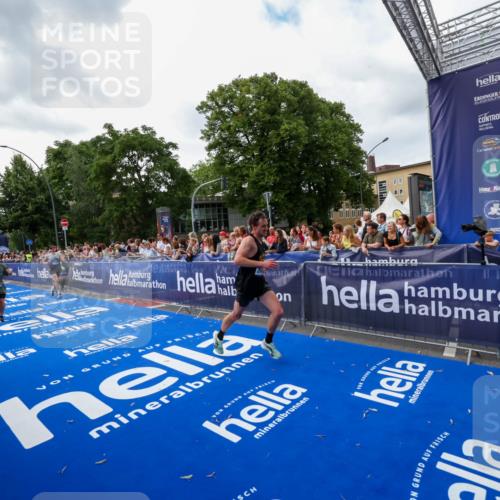29.06.2025 - hella hamburg halbmarathon Zöllner http://msf.ph/oto/8419149 29.06.2025 10:30:11 Ziel 1758, 2689, 3189, 8190, 8323, 9634, 10270, 12308, 15507, 17768 meine-sportfotos.de