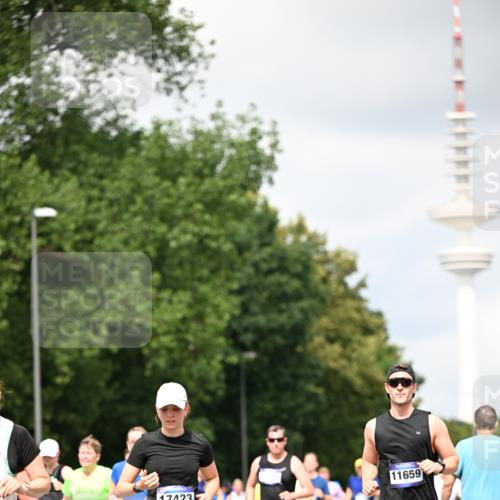 29.06.2025 - hella hamburg halbmarathon Dr. Thomas Lammeyer http://msf.ph/oto/8419151 29.06.2025 10:46:15 Kennedybrücke 1314, 1317, 1536, 1648, 2762, 2763, 3459, 3532, 3533, 3694, 4329, 4885, 5086, 5432, 5942, 6066, 6137, 6153, 6450, 6719, 6726, 6793, 6846, 6894, 7821, 7968, 8004, 8162, 8163, 8300, 8301, 8443, 8586, 9588, 10027, 10181, 10483, 10872, 11011, 11017, 11024, 11097, 11098, 11207, 11255, 11437, 11438 meine-sportfotos.de